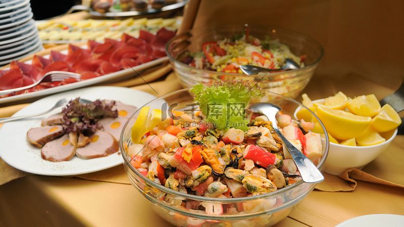 成都食材配送市场价：揭秘背后的影响因素